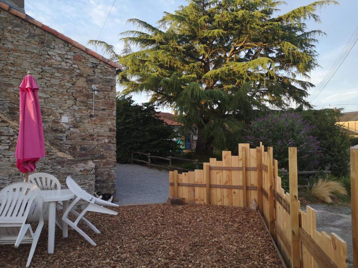 Gite Les Genets Saint-Fulgent Exterior photo
